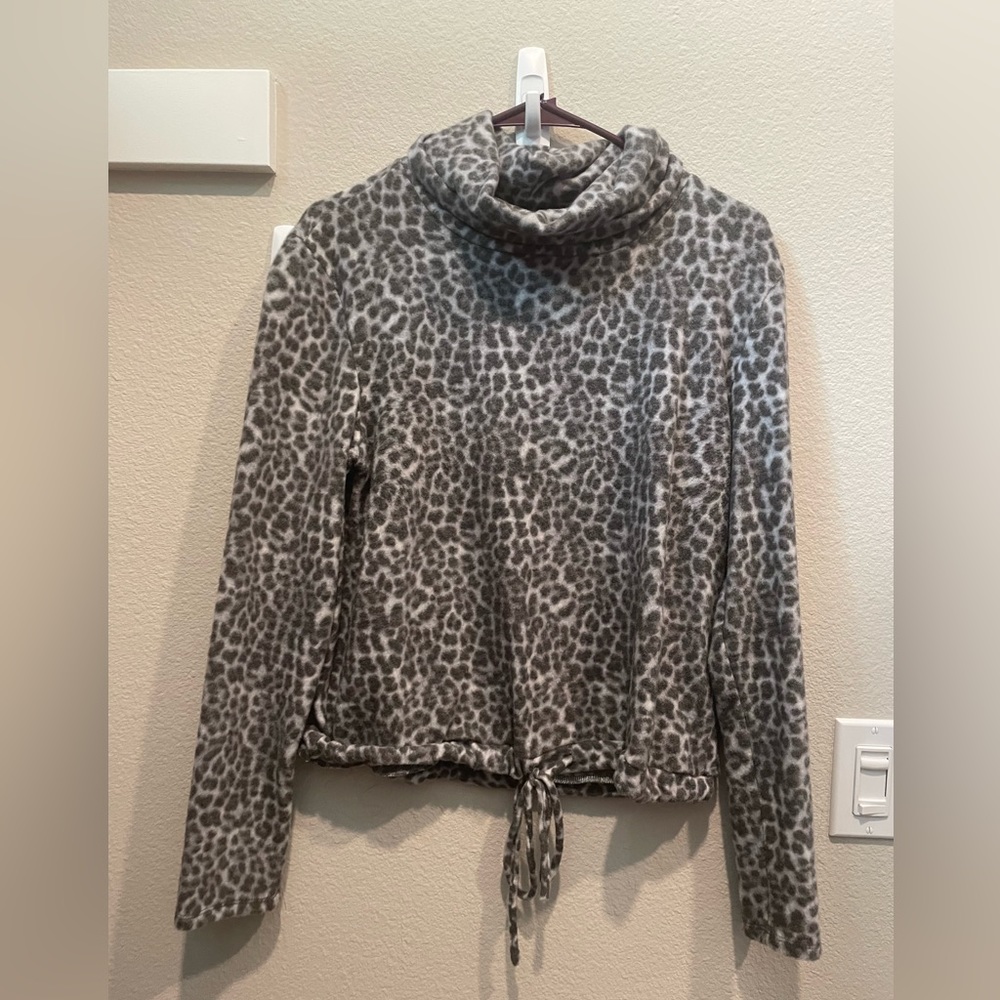 Cheetah turtleneck